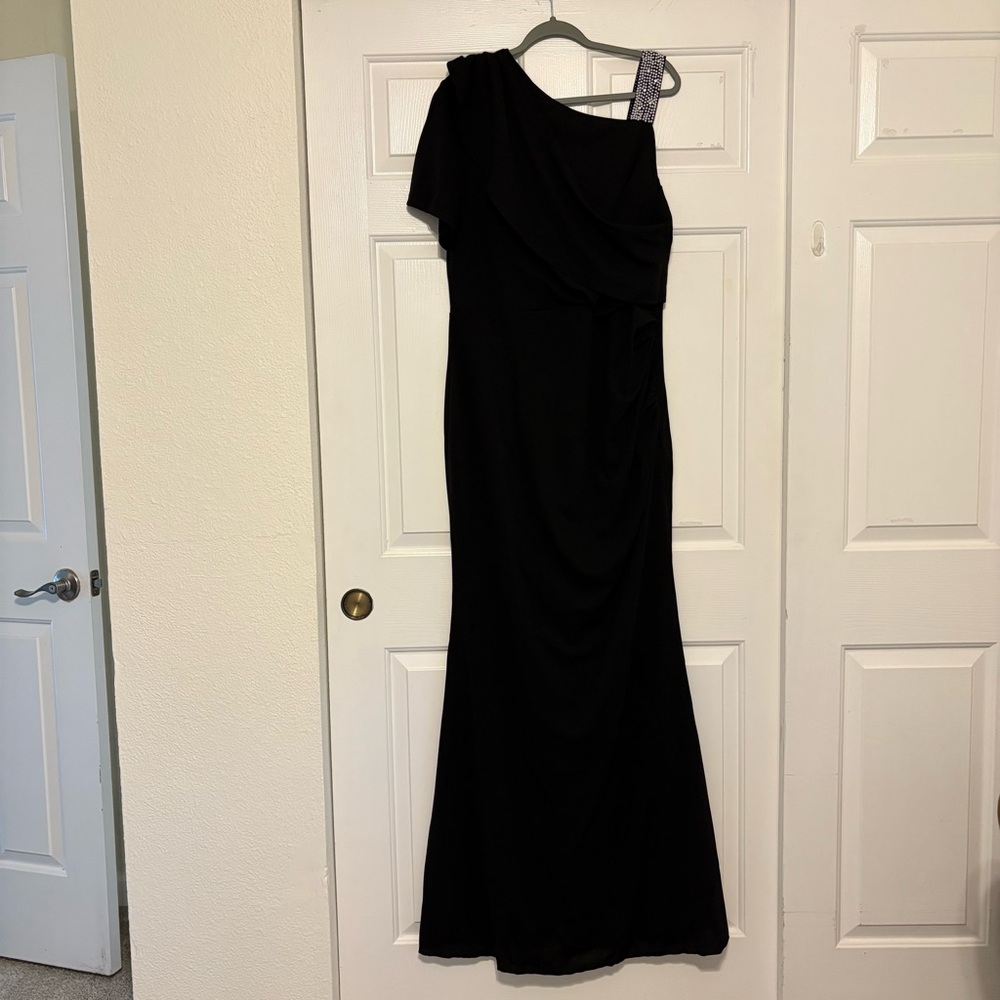 NWT SHEIN Black One-Shoulder Evening Dress